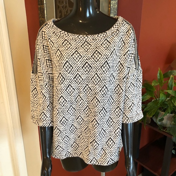 Simply Emma Tops - Simply Emma Geometric Print Shirt